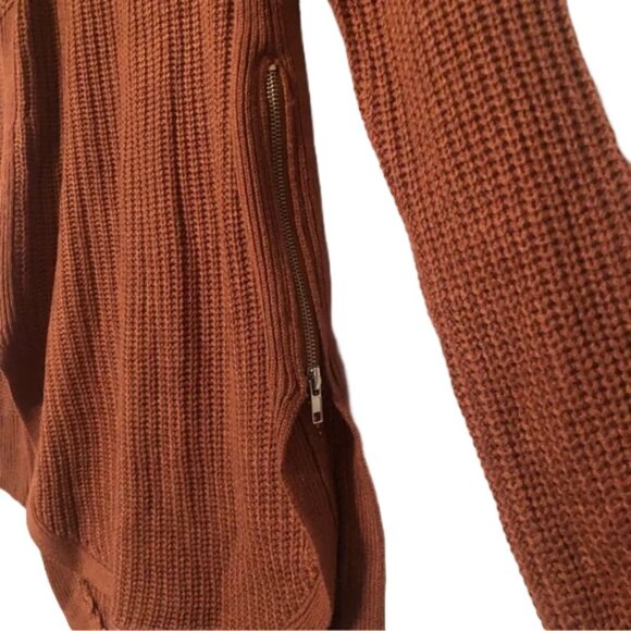 NWT Revamped Rust Sweater Size Small - Picture 4 of 6